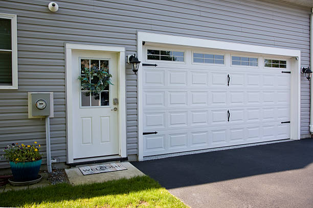 24/7 Emergency Garage Door Roller Replacement experts in Leavenworth, WA